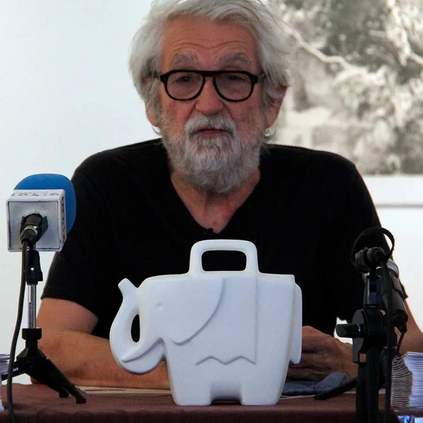 Elefas 2021 Jug with the author Oscar Tusquets