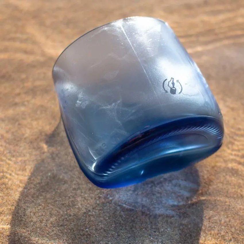 Momentum candleholder