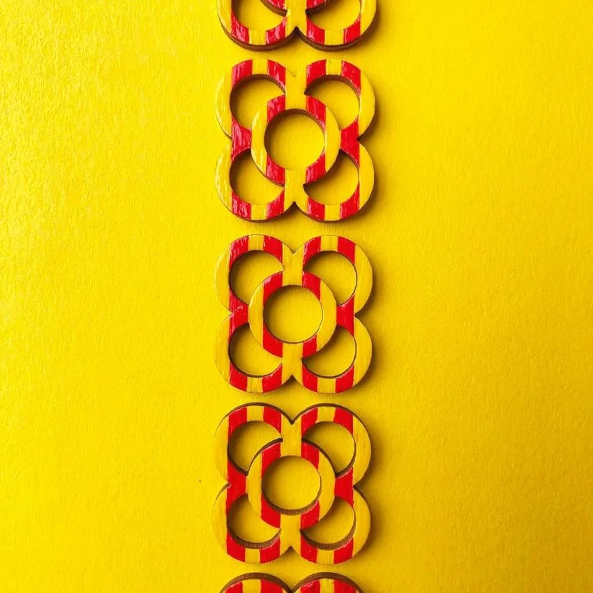 Pins Rosa Barcelona Señera en línea