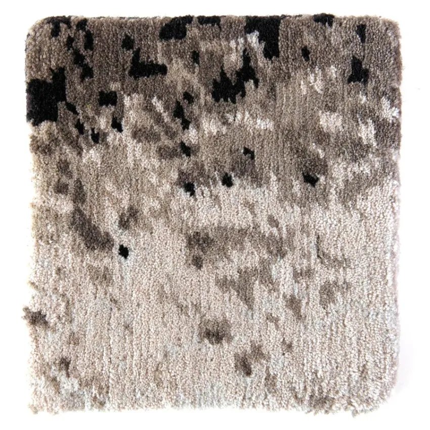 The Luna rug is versatile and perfect for different spaces