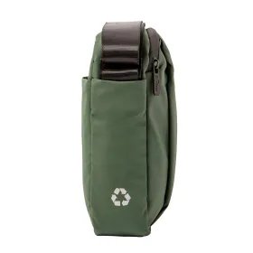 Reporter Small Shoulder Bag, designed for those who seek functionality and style on their travels.