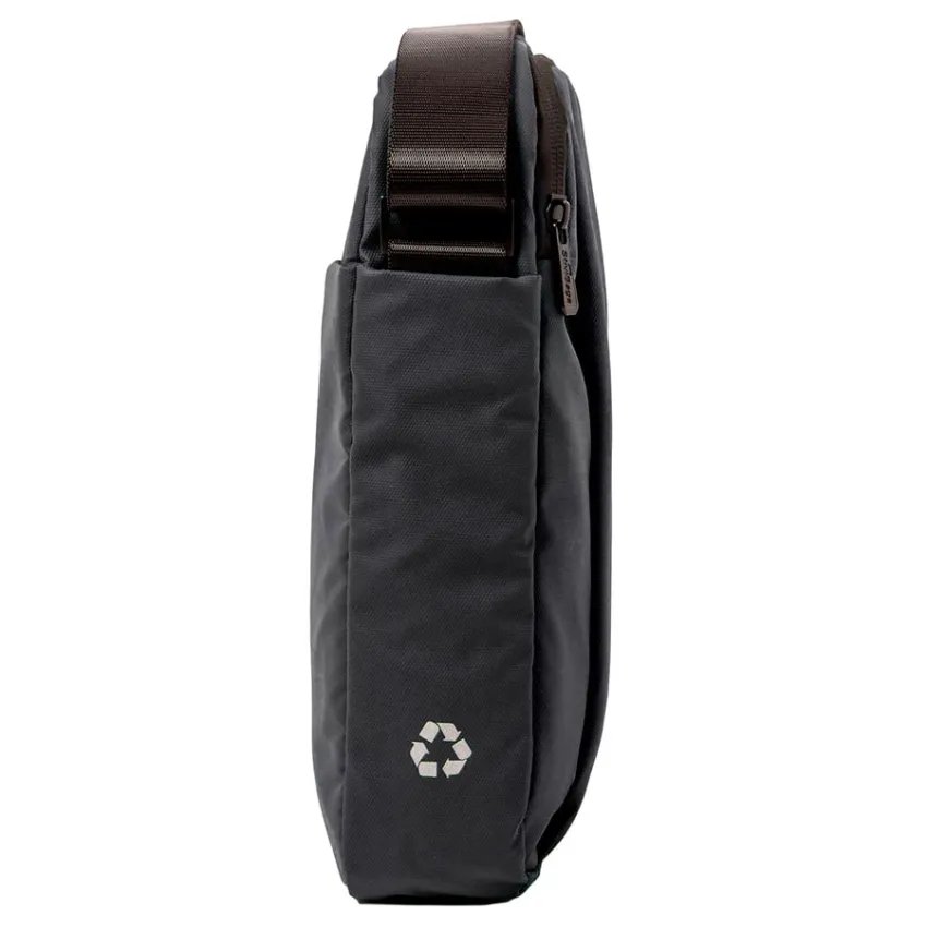 Le sac bandoulière Reporter BIG est le compagnon idéal pour vos aventures quotidiennes.