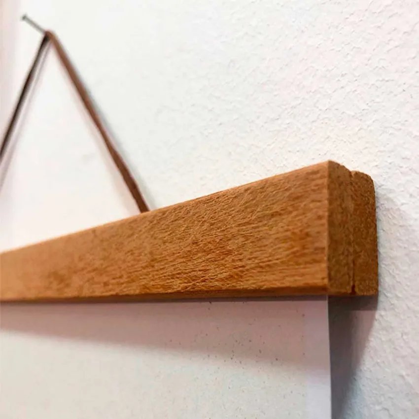 Wooden magnetic frame - Minimalist design with a retro touch