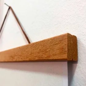 Wooden magnetic frame - Minimalist design with a retro touch