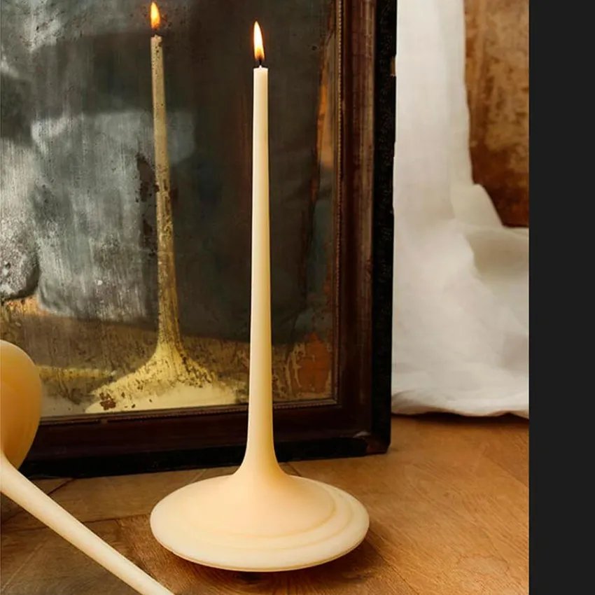 Ballaruga is more than just a candle—it’s an artistic representation of movement and harmony.