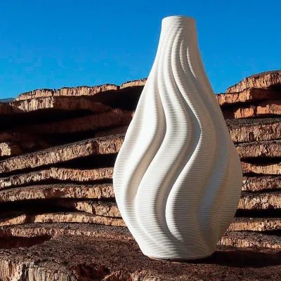 Jarrón Espiral - La armonía del movimiento y el volumen