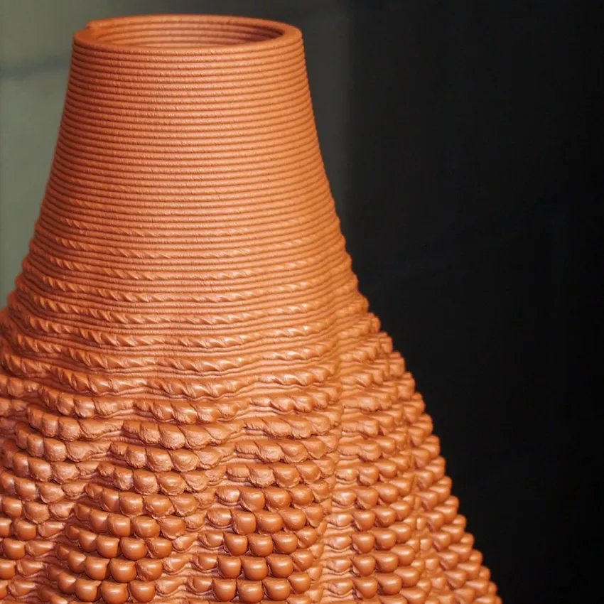 Pop vase - The organic inspiration of tentacles