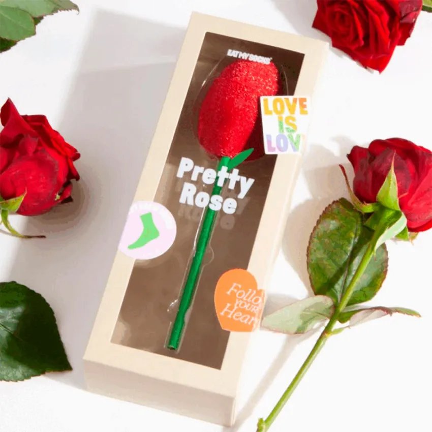 ¡Descubre la originalidad hecha calcetines en forma de rosa!