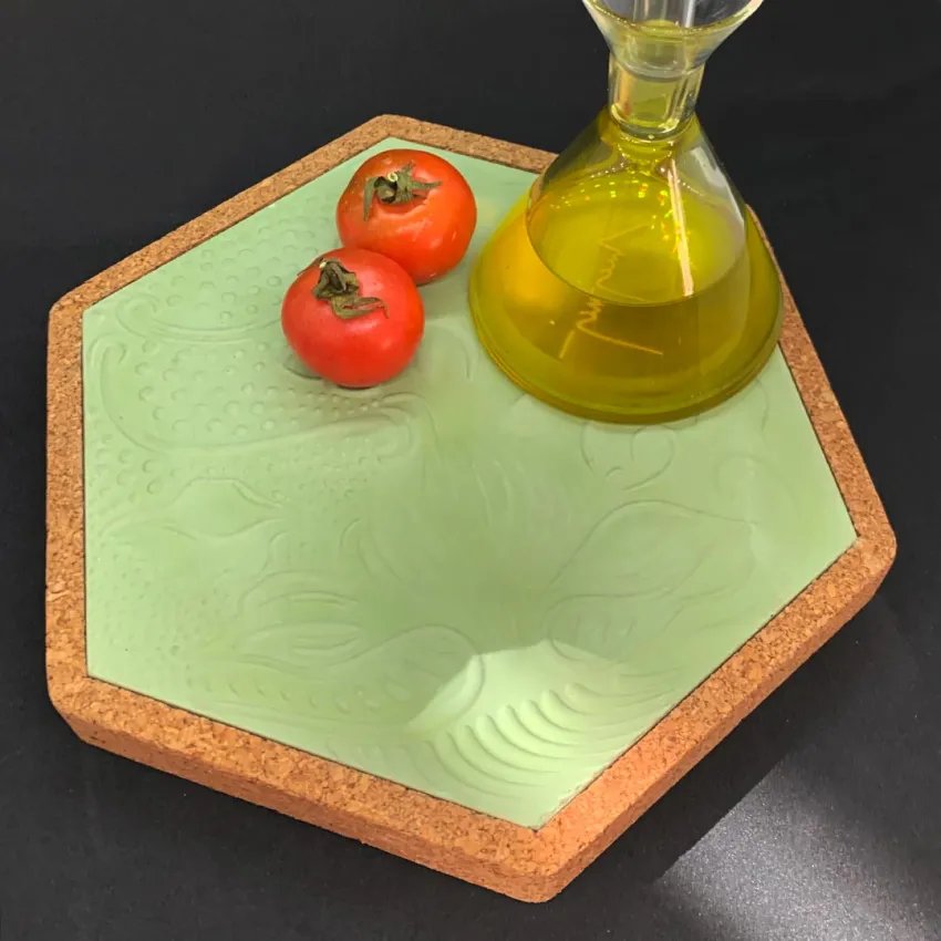 Baldosa Gaudí con marco de corcho – Diseño modernista de BCN