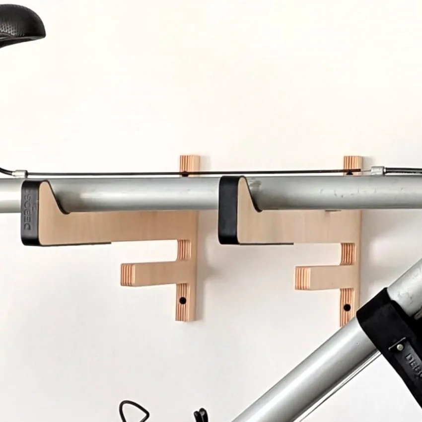 LA VOLTA wall-mounted bike rack with shelf and accessory hooks