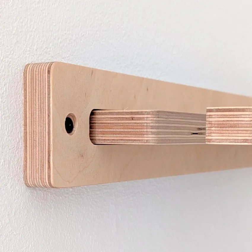 LA RAMPA – Support mural en bois pour skateboards