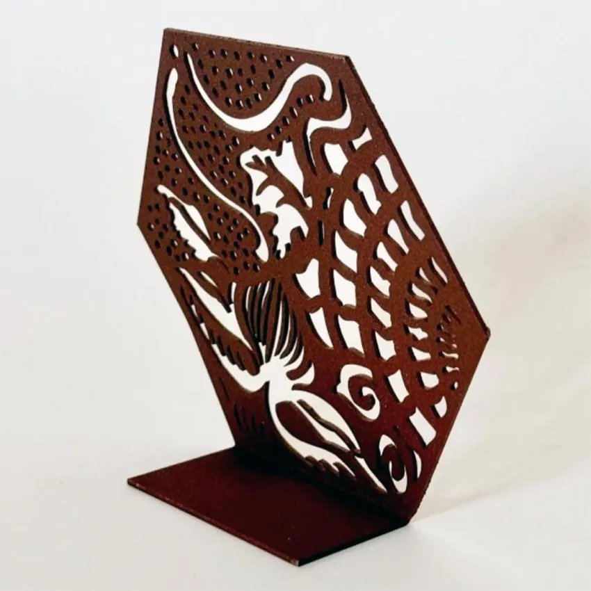 Panot Gaudí en metall oxidat – Disseny icònic de Barcelona