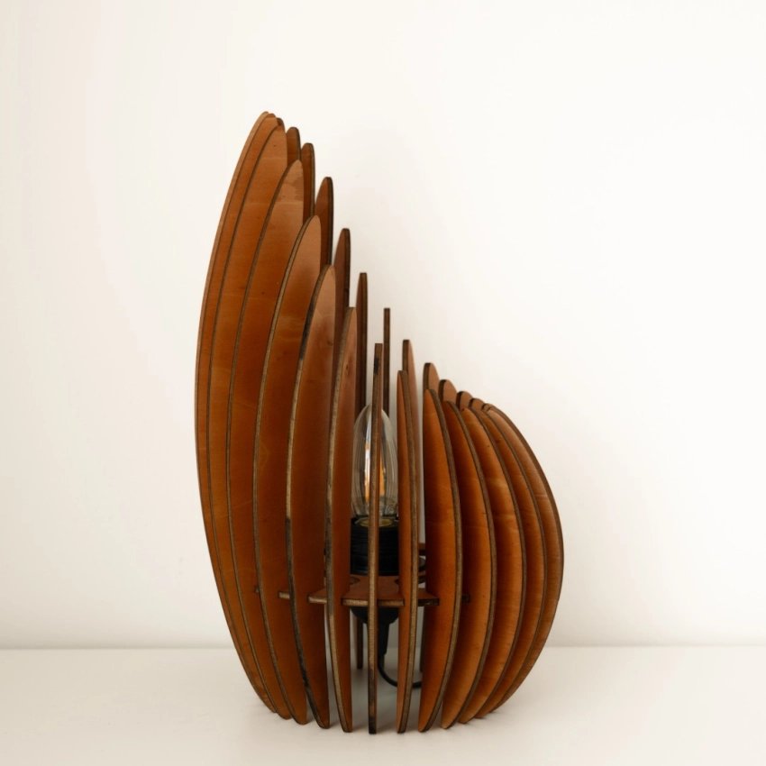 Nazaré curved wood lamp – handcrafted in Barcelona