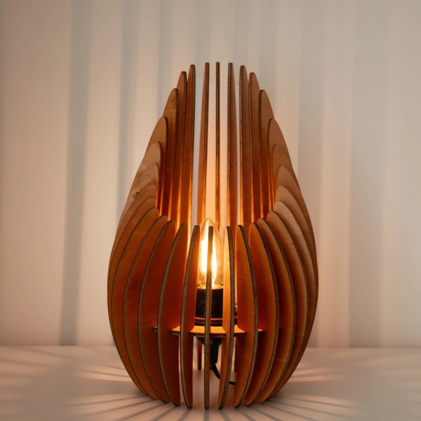 Nazaré curved wood lamp – handcrafted in Barcelona