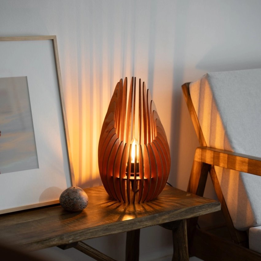 Nazaré curved wood lamp – handcrafted in Barcelona