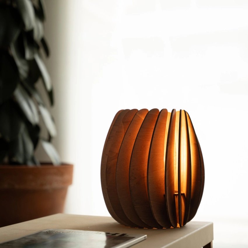 Lampe Ovale en Bois – Artisanat de Barcelone