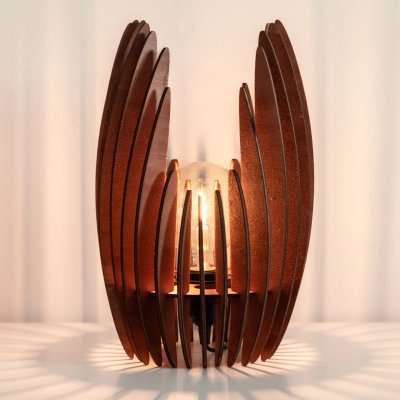 Làmpada Corbada de fusta – Artesania contemporània de Barcelona