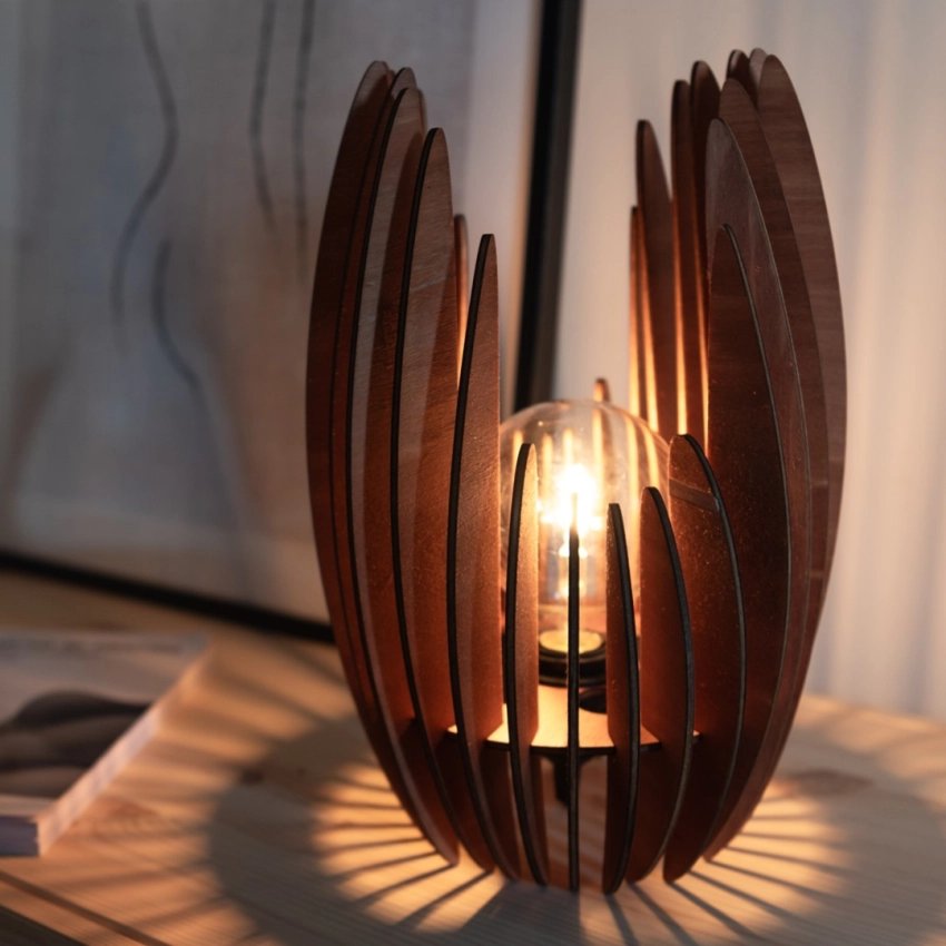 Làmpada Corbada de fusta – Artesania contemporània de Barcelona