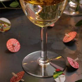 Espelmes Xinxetes Cerabella & Fournier – Papallones flotants fetes amb cartes reciclades