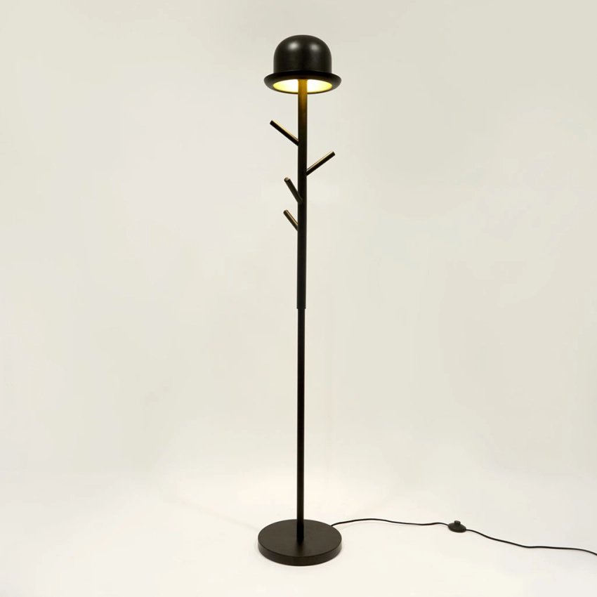 Porte-manteau sur pied avec lampe Chapeau noir – Design en métal