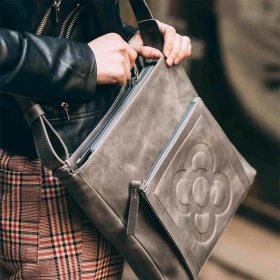 Sac bandoulière panot de Barcelone en cuir gravé