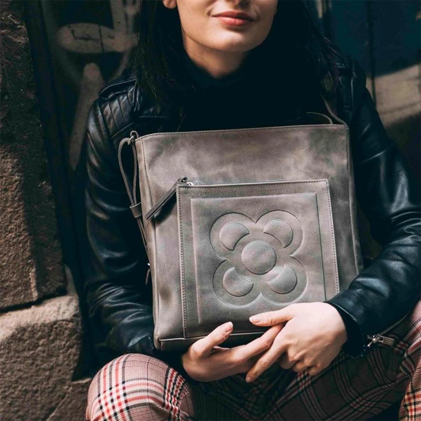Sac bandoulière panot de Barcelone en cuir gravé