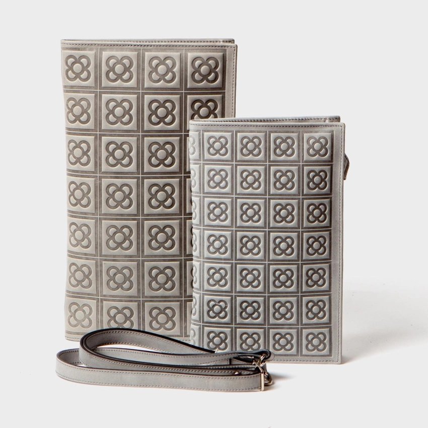 Pochette Fleur de Barcelone en cuir gravé