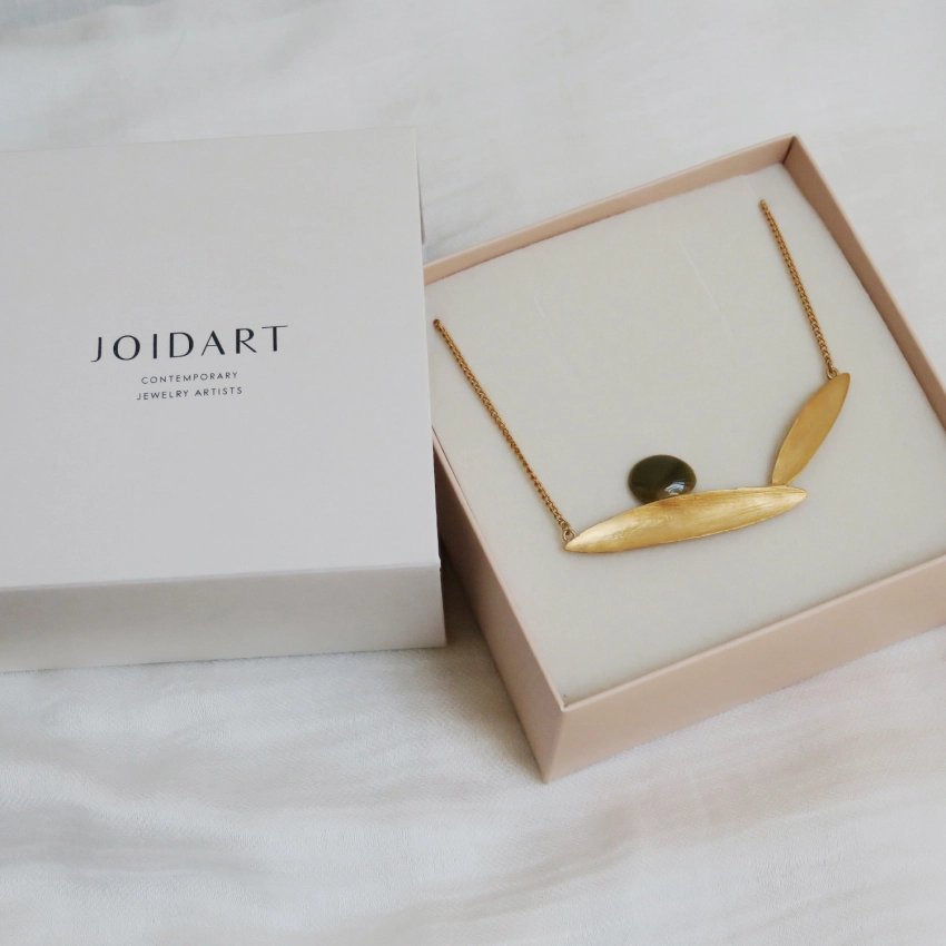 Collier court feuilles émail vert olive 24K