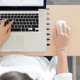 Support pour ordinateur Delpatop avec vue aérienne