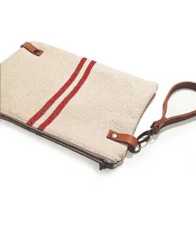 Sac à main rustique à rayures rouges et poignée en cuir vue diagonale