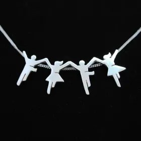 Colgante Sardana Brillante cadena de plata fondo negro