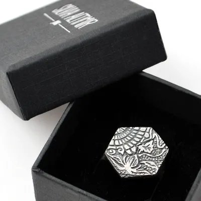 Anillo panot Gaudí detalle