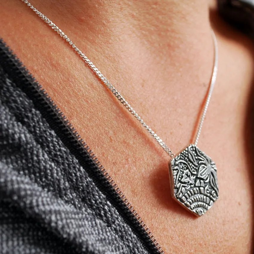 Gaudí panot pendant 1 piece model