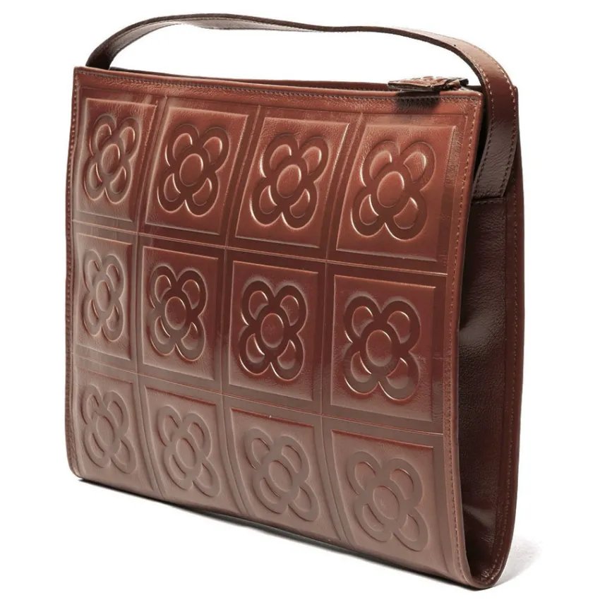 Flor de Barcelona 2 natural shoulder bag diagonal view